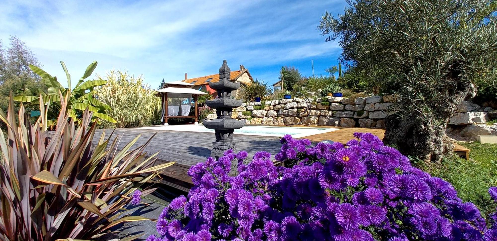 Un Parfum De Thailande, Ressourcement Et Massages Curemonte Exterior foto