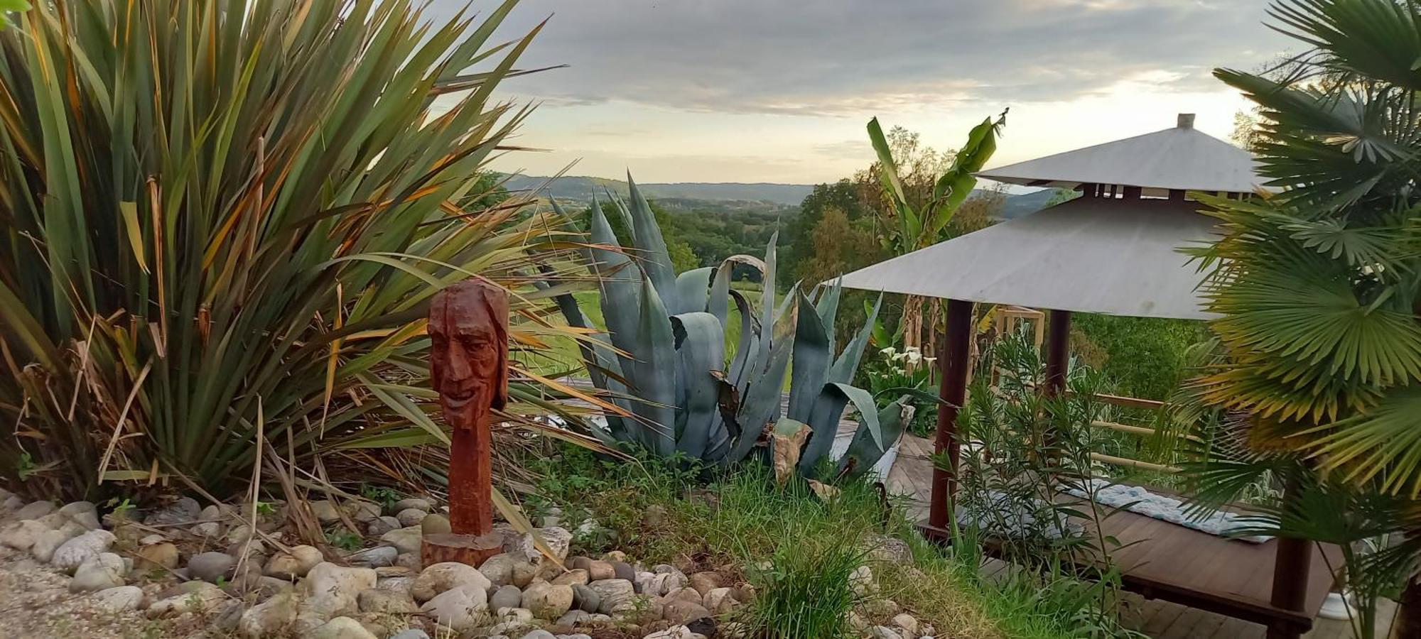 Un Parfum De Thailande, Ressourcement Et Massages Curemonte Exterior foto